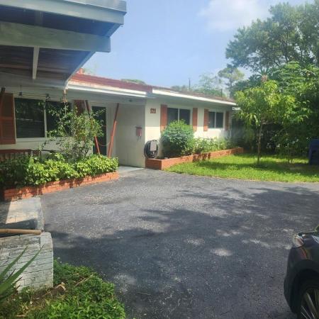 Norwood, 121 SE 8th St, Pompano Beach, Florida 33060, image 1