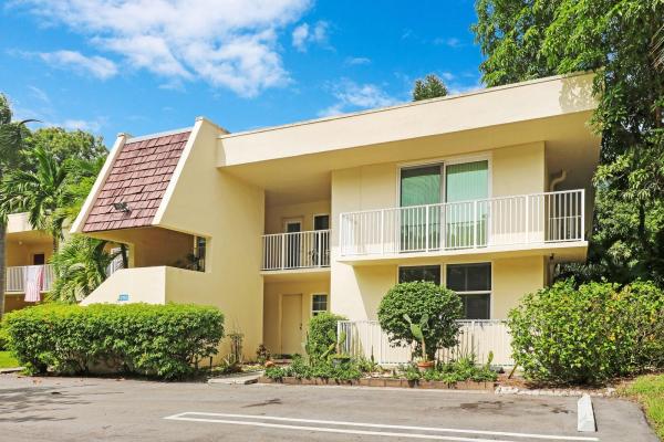 Fairways At Palm-Aire, 3155 N Palm Aire Dr #205, Pompano Beach, Florida 33069, image 1