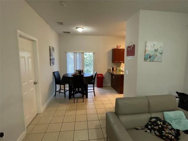 Caribbean Isles Villas, 2589 NE 4th St #206, Homestead, Florida 33033, image 2