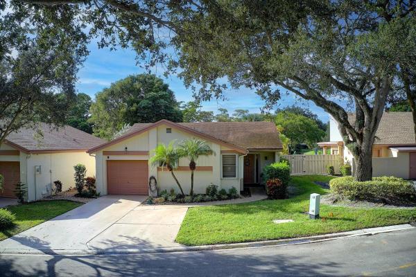 Sawgrass Village 1, 4392 Acacia Cir, Coconut Creek, Florida 33066, image 1