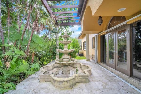 The Outback, 12231 NW 7th St, Plantation, Florida 33325, image 3