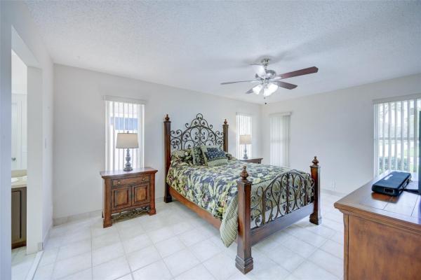 Waterford Homes, 1132 SW 26th Ter, Deerfield Beach, Florida 33442, image 2