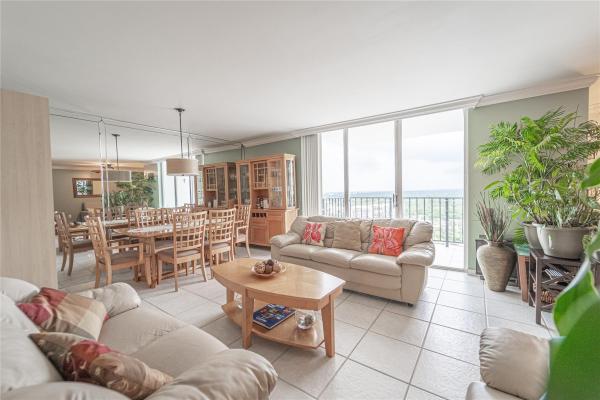 Commodore Plaza Tower, 2750 NE 183rd St #2404, Aventura, Florida 33160, image 1
