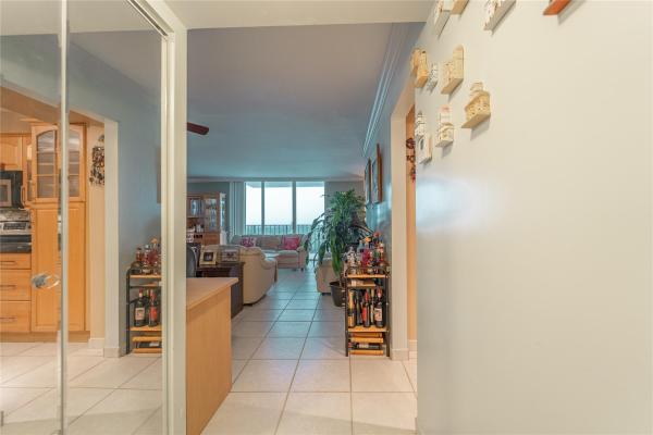 Commodore Plaza Tower, 2750 NE 183rd St #2404, Aventura, Florida 33160, image 1