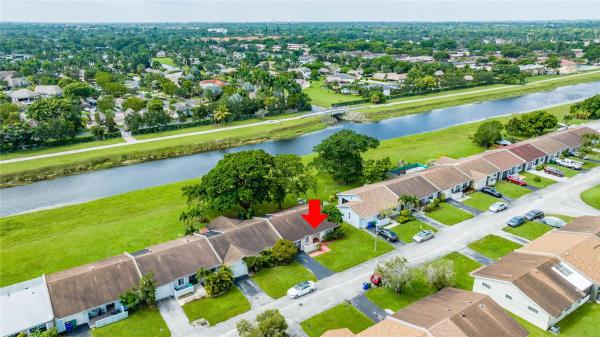Lakewood On The Green, 5460 Lakewood Cir #H, Margate, Florida 33063, image 1