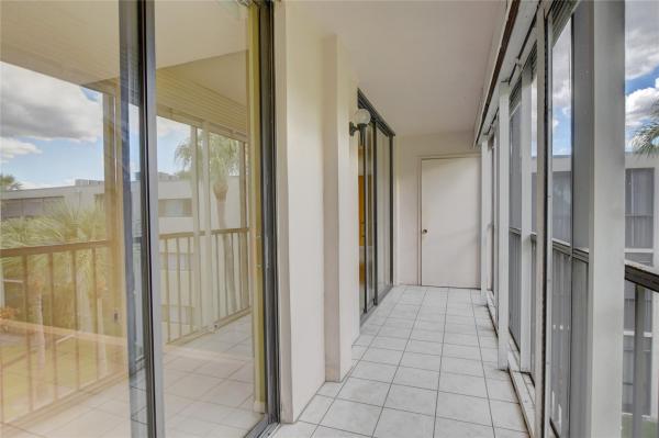 Cypress At Las Verdes, 5370 Las Verdes Cir #317, Delray Beach, Florida 33484, image 1