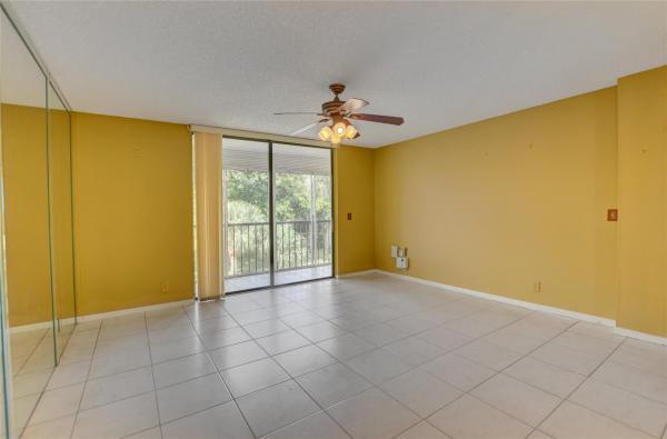Cypress At Las Verdes, 5370 Las Verdes Cir #317, Delray Beach, Florida 33484, image 2