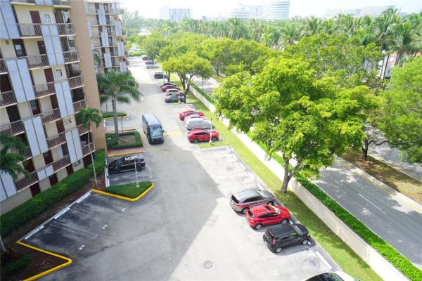 Bravura, 3101 N Country Club Dr #712, Aventura, Florida 33180, image 2