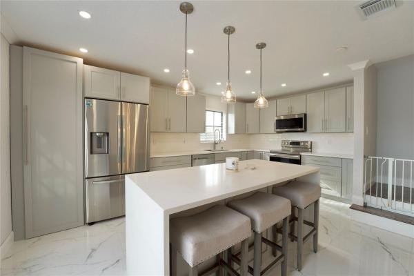 Golfview Harbour Townhouses, 2734 Yale Ln, Boynton Beach, Florida 33426, image 1
