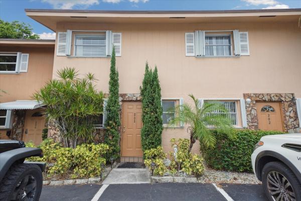 Townhouse East, 450 SE 7th St #203, Dania Beach, Florida 33004, image 1