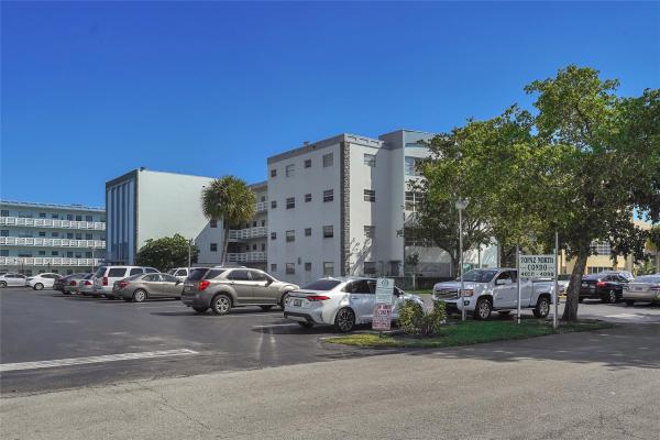 Topaz North, 4050 NW 42th Ave #319, Lauderdale Lakes, Florida 33319, image 1