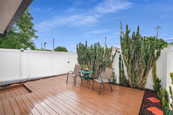 Nova Townhouses, 6789 SW 39th Ct #88, Davie, Florida 33314, image 2