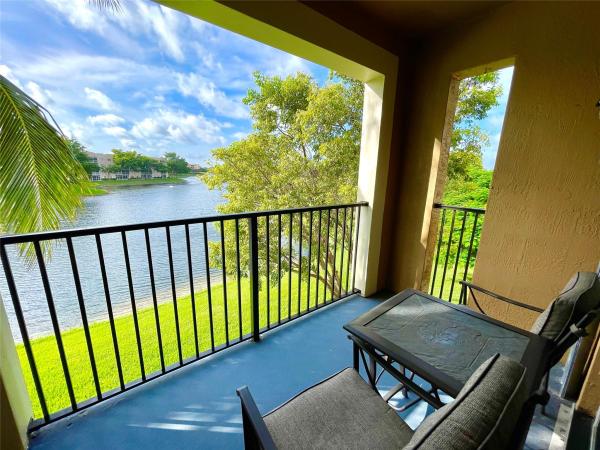 St Andrews At Nob Hill, 7980 N Nob Hill Rd #306, Tamarac, Florida 33321, image 1