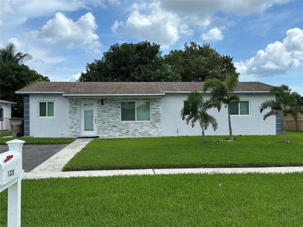 Commonwealth Manor, 1300 SW 5th Ter, Deerfield Beach, Florida 33441, image 1