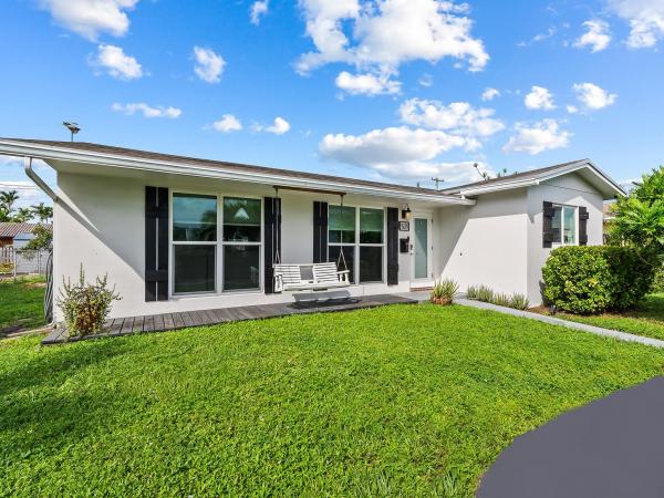 Royal Palm Vista, 521 NE 2nd St, Dania Beach, Florida 33004, image 1