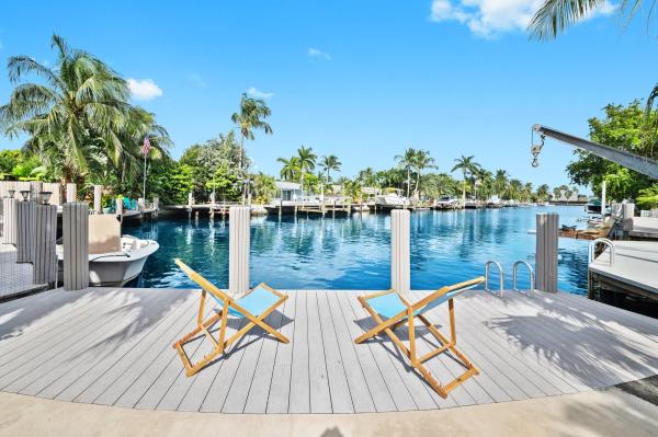 Coral Point, 2001 NE 24th St, Wilton Manors, Florida 33305, image 1