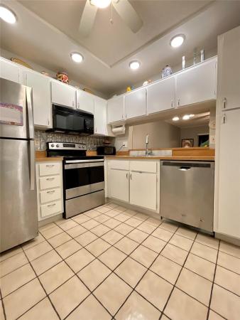 Viewpointe, 5541 Lakeside Dr #105, Margate, Florida 33063, image 1