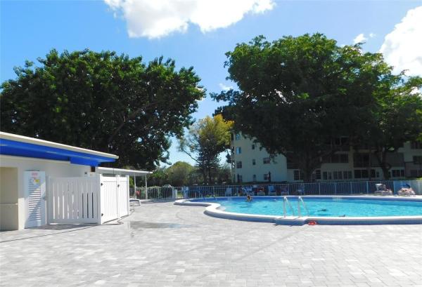 Newport, 1056 Newport N, Deerfield Beach, Florida 33442, image 2