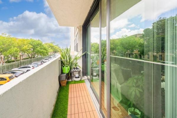 Avant Garde, 2049 S Ocean Dr #207, Hallandale Beach, Florida 33009, image 1