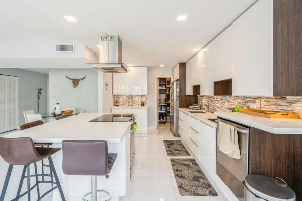 Avant Garde, 2049 S Ocean Dr #207, Hallandale Beach, Florida 33009, image 3