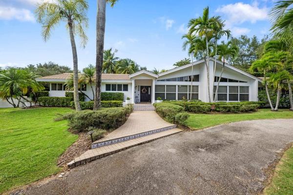 Town & Ranch Estates, 12330 Pine Needle Ln, Pinecrest, Florida 33156, image 1
