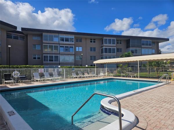 Lauderdale Oaks, 2951 NW 46th Ave #208, Lauderdale Lakes, Florida 33313, image 3