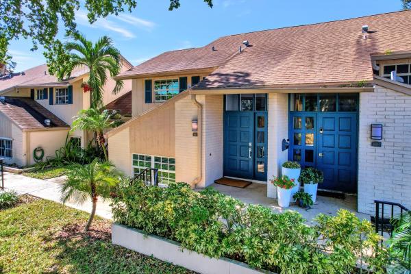 Townhouse Shores, 687 Kensington Pl #104-D, Wilton Manors, Florida 33305, image 1