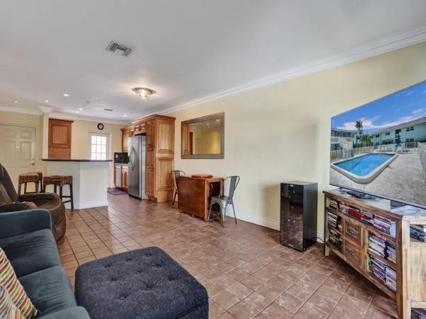 River House Gardens, 222 N Federal Hwy #207, Deerfield Beach, Florida 33441, image 2