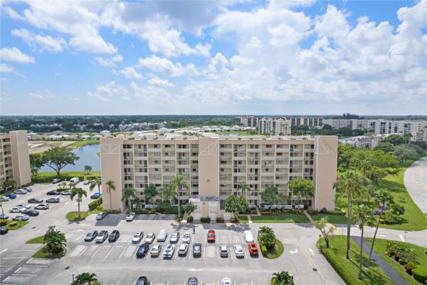 Huntington Lakes 3, 14476 Amberly Ln #304, Delray Beach, Florida 33446, image 2