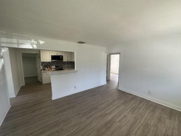 Englewood Manor, 3226 Scanlan Ave, Lake Worth, Florida 33461, image 3