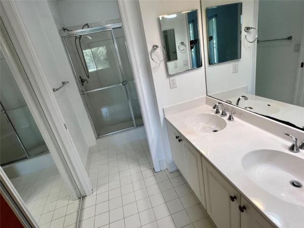 Royal Point At Palm-Aire, 3600 Oaks Clubhouse Dr #206, Pompano Beach, Florida 33069, image 2