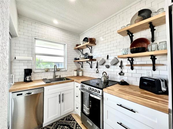 Tarelton Manor, 2100 NE 38th St #233, Lighthouse Point, Florida 33064, image 1