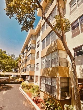 Plantation Place, 6500 Cypress #204, Plantation, Florida 33317, image 1