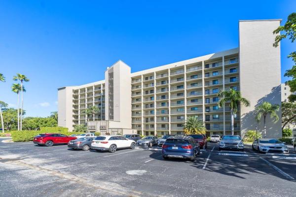 Le Club At Cypress Bend, 2205 S Cypress Bend Dr #408, Pompano Beach, Florida 33069, image 1