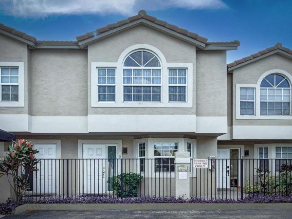 Casa Bayview, 610 SE 14th Ct #9, Fort Lauderdale, Florida 33316, image 1