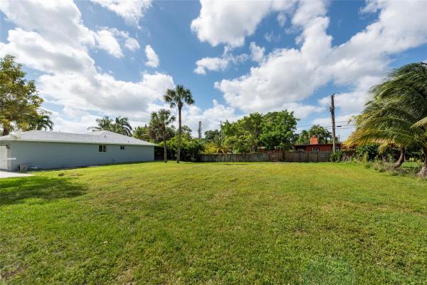 Marshall Court, 2451 SW 43rd Ter, Fort Lauderdale, Florida 33317, image 1
