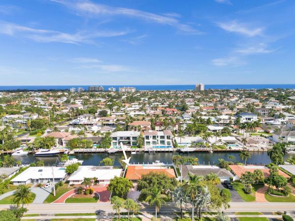 Lighthouse Manor, 3830 NE 23rd Ave, Lighthouse Point, Florida 33064, image 1