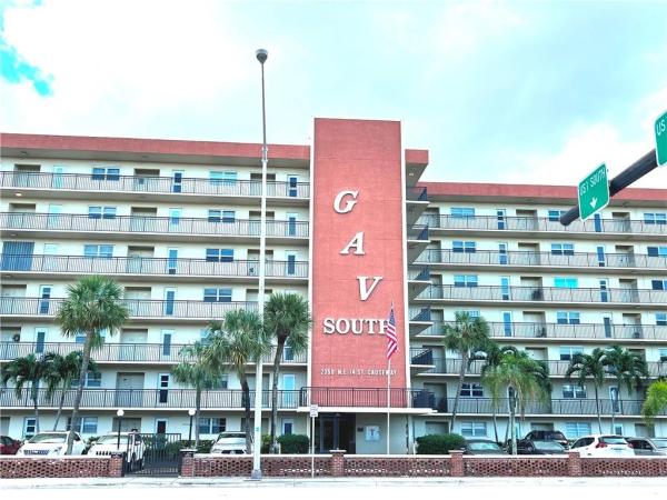 Garden Aire Village South, 2350 NE 14th Street Cswy #609, Pompano Beach, Florida 33062, image 1