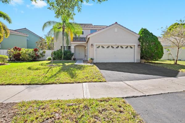 Somerset Lake, 164 E Bayridge Dr, Weston, Florida 33326, image 1