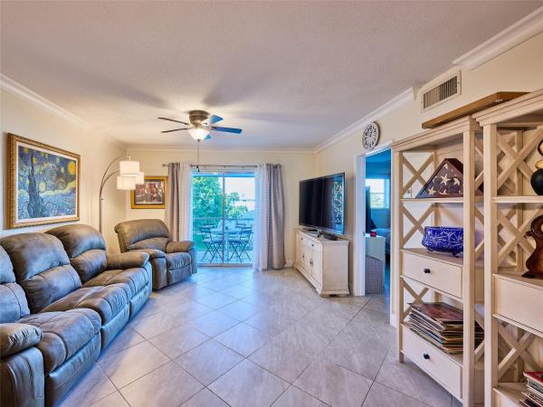Lighthouse Point Gardens South, 2050 NE 39th St #S308, Lighthouse Point, Florida 33064, image 1