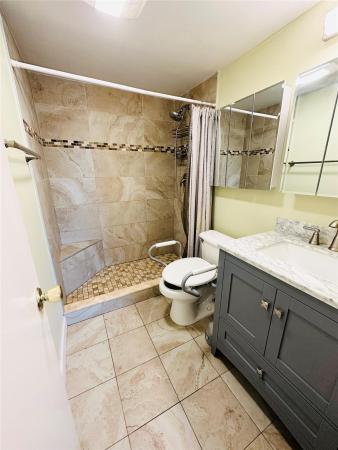 Lighthouse Point Gardens South, 2050 NE 39th St #308S, Lighthouse Point, Florida 33064, image 1