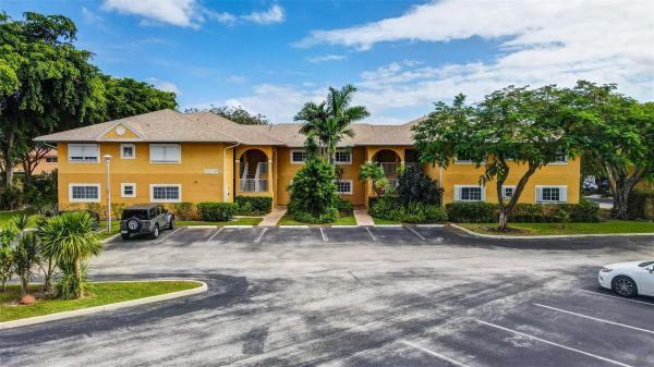 Chateau De Ville, 811 SE 4th Ave #202, Dania Beach, Florida 33004, image 1