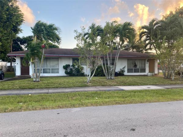 Roosevelt Gardens, 2941 NW 12th St, Fort Lauderdale, Florida 33311, image 1