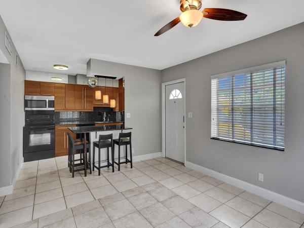 Wilton Lake, 51 NE 24th St #10, Wilton Manors, Florida 33305, image 1
