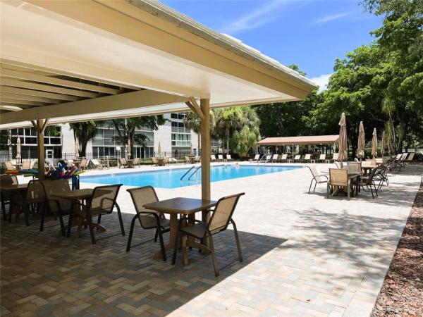 Granada Village, 2005 Granada Dr #C4, Coconut Creek, Florida 33066, image 1