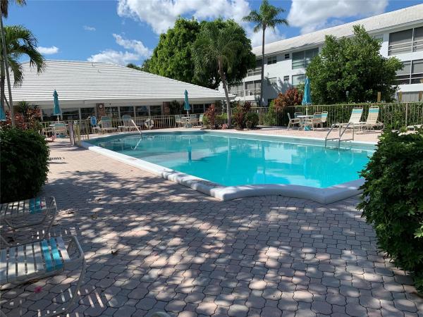 Lighthouse Point Gardens South, 2050 NE 39th St #309, Lighthouse Point, Florida 33064, image 1