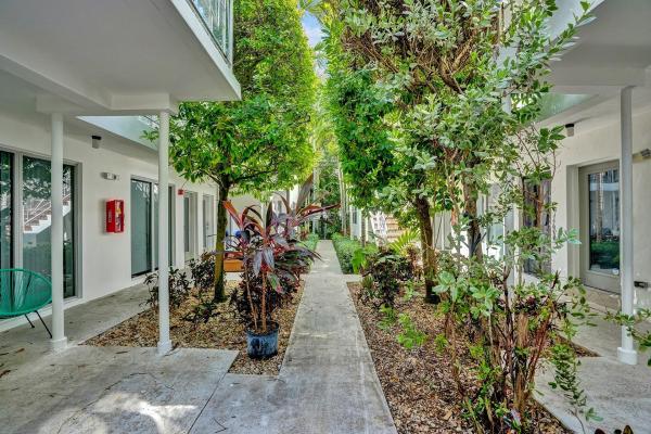 Etruria, 1560 Pennsylvania Ave #217, Miami Beach, Florida 33139, image 3