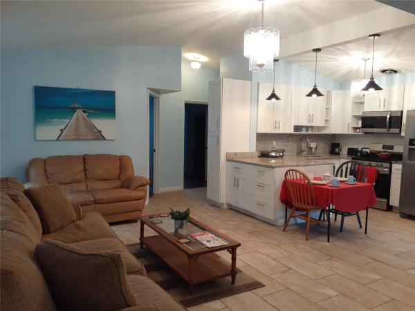 Delray Manors, 355 Kingsbridge St, Boca Raton, Florida 33487, image 2