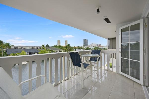 Isle Of Paradise, 460 Paradise Isle Blvd #308, Hallandale Beach, Florida 33009, image 1