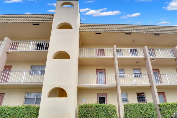 Sunrise Lakes 2, 8500 Sunrise Lakes Blvd #105, Sunrise, Florida 33322, image 1